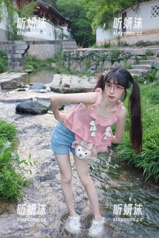 秀人网-李雅柔182CM 秀人网 - 李雅柔182CM居家写真私拍,展现宅女的时尚与个性