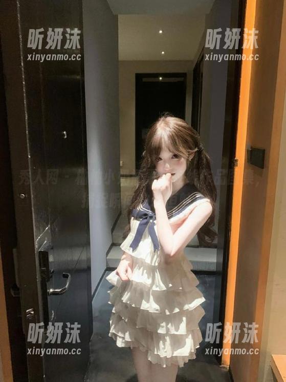 秀人网-柚柚小奶瓶 秀人网 - 柚柚小奶瓶黑白在线作品图集,捕捉瞬间的永恒魅力