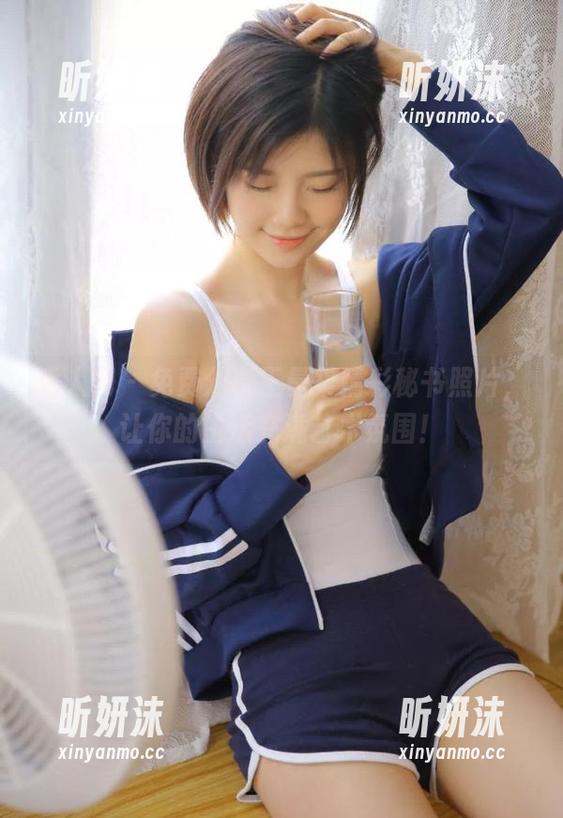 秀人网 - 免费分享王曼柔精彩秘书照片，让你的生活充满艺术氛围！