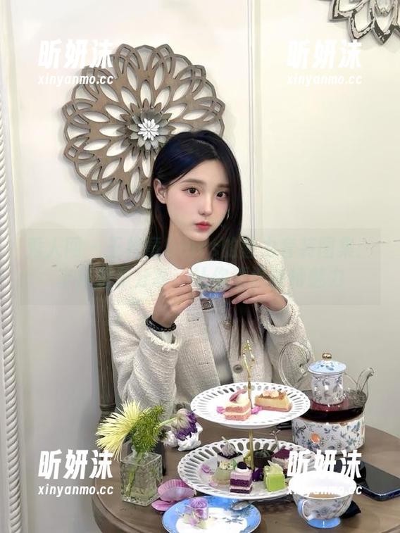 秀人网 - 王梓童Doirs的魅力套装图集：丰富资源分享，让你邂逅独特魅力