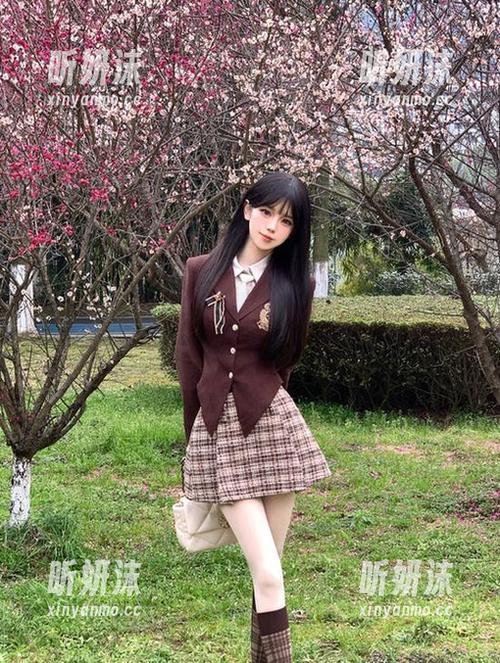 秀人网-王雅姗是我 秀人网 - 王雅姗是我爱自拍,内衣图包现已更新:绝佳资源集合,快来收藏吧!