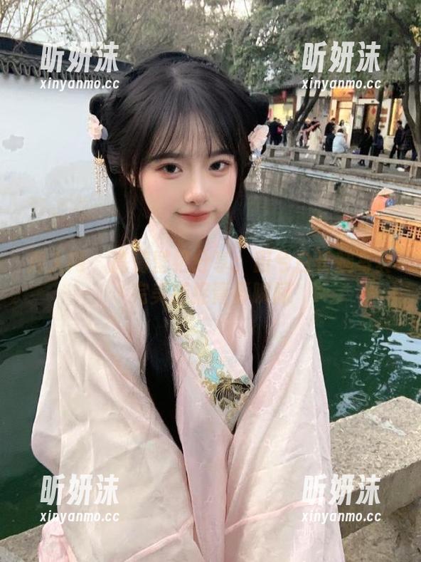 秀人网-田兮白 秀人网 - 高清壁纸分享:田兮白长腿写真完美捕捉青春瞬间