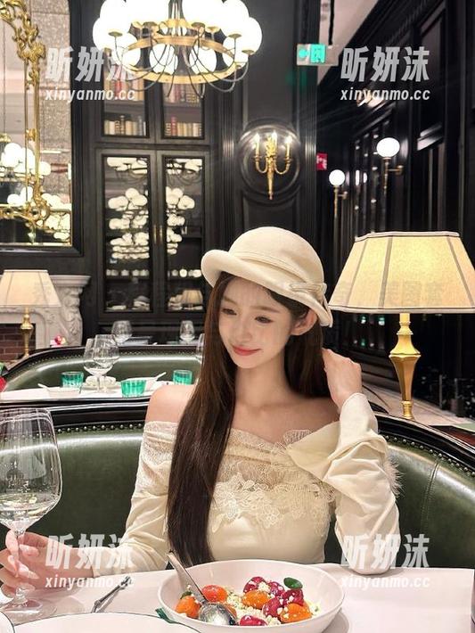 秀人网-程程程 秀人网 - 程程程与她的眼镜传奇,美图套图呈现无与伦比的气质!