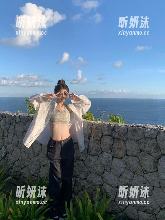 秀人网-肉晴MINI 秀人网 - 绝美肉晴MINI写真:死库水图包原图全放送,快来一睹为快!