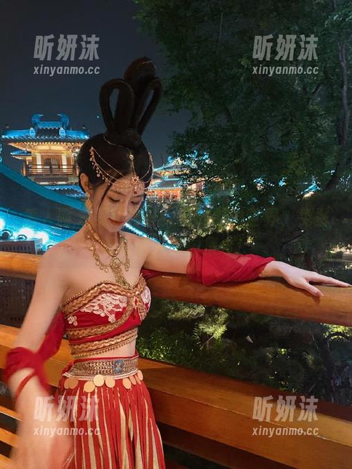 秀人网-艺轩 秀人网 - 探索艺轩女王的魅力世界,免费领取诱人套图集合!