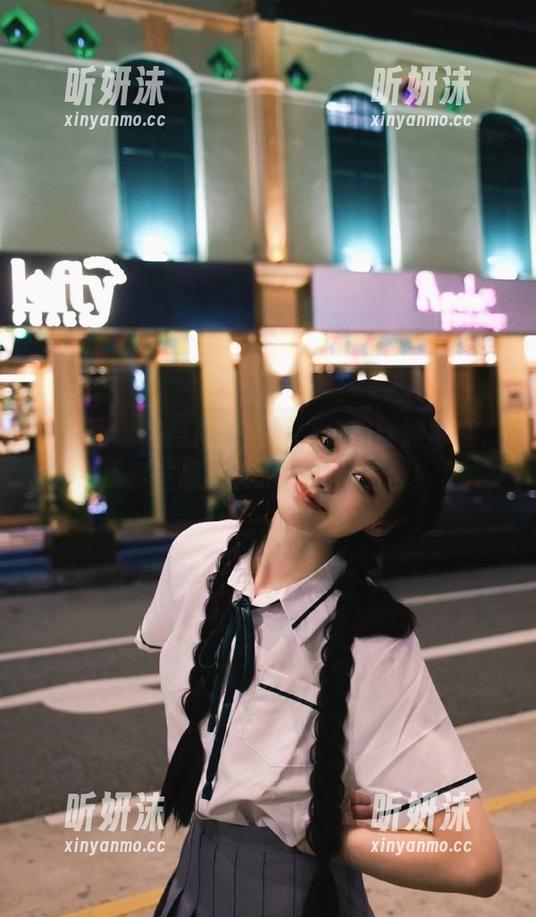 秀人网-袁圆 秀人网 - 细腻高清美图:袁圆丝袜写真,探索性感与艺术的完美结合!
