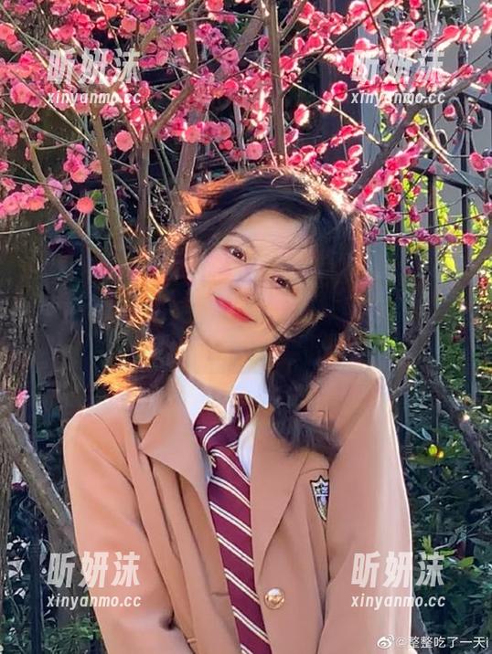 秀人网-龙泽美曦 秀人网 - 龙泽美曦黑丝写真作品,无圣光的诱惑让你无法自拔的套图