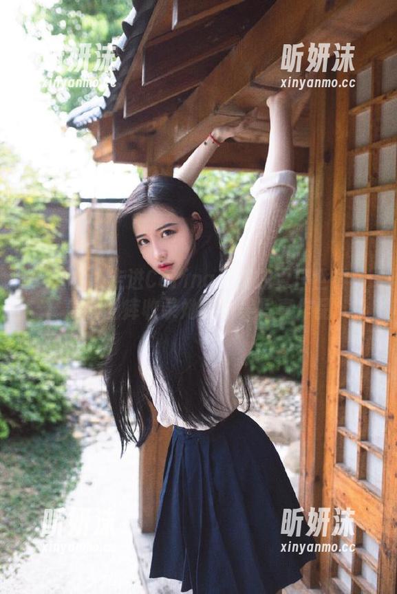 美媛馆 - 走进Carina梦绮的夏日世界：最新图库收录她的绝美写真作品