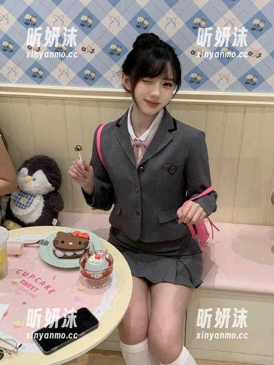 美媛馆 - Love陆瓷的瑜伽艺术图库分享：让每一位观者感受内心的平静