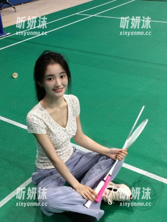 美媛馆-唐琪儿Beauty 美媛馆 - 唐琪儿Beauty私拍作品,妹妹在花海中绽放的可爱笑容