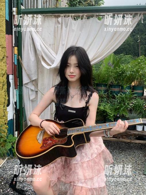 花漾show - 最新黄乐然美腿照片曝光，魅力四射的精彩写真不容错过！