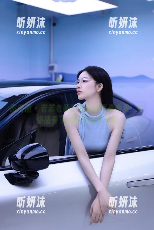 若若老师 微密圈 - 若若老师空姐优雅写真合集:让你感受飞翔的自由与梦想