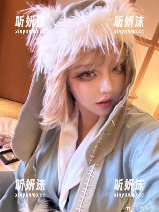 畅游夏日的清凉：菌烨tako的Nikke胜利女神梅里泳装写真壁纸合集分享
