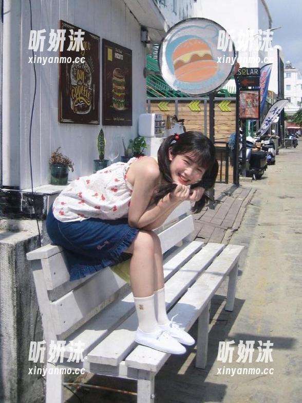 蓝小沂KiKi黑色私拍合集：透视时尚与个性的碰撞，诠释全新风格