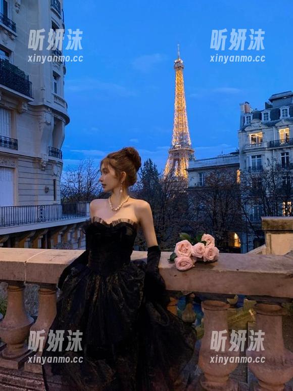 蜜桃社 - 杏子携无圣光连体衣套图而来，带你进入一个充满创意与个性的世界