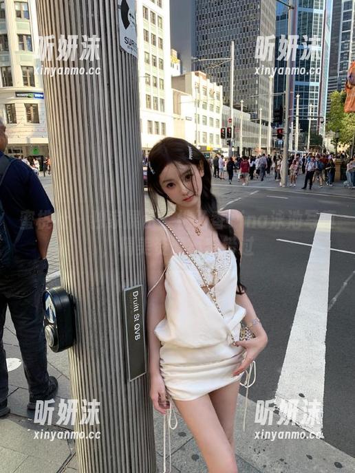 蜜桃社-桃乃香Tina 蜜桃社 - 独家展示:桃乃香Tina泳池写真,精美资源不容错过
