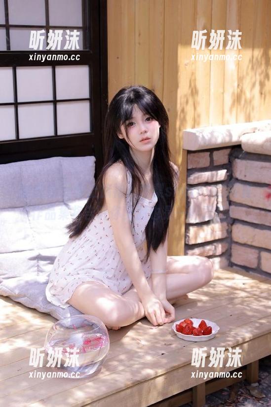 蜜桃社 - 穿上旗袍，雪梨sherry的写真作品集将告诉你美丽也是一种武器！