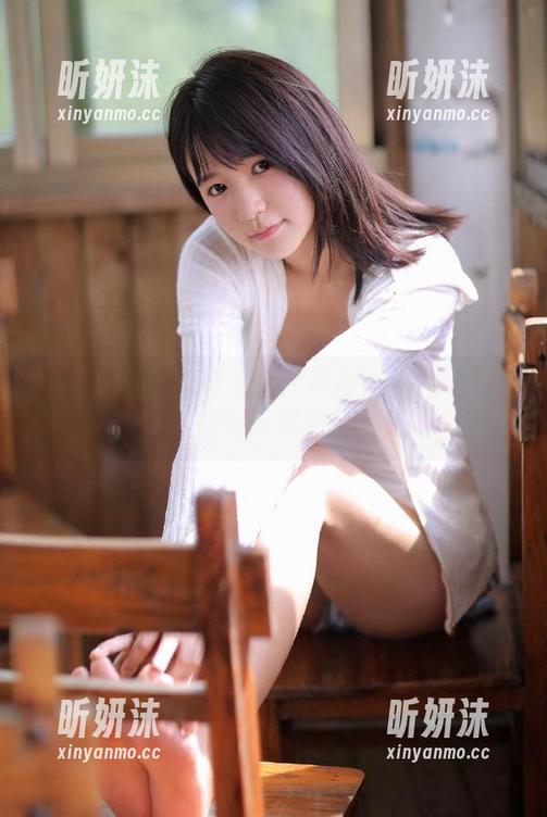 蜜桃社-韵莉娜VANILLA 蜜桃社 - 清新可人的韵莉娜VANILLA少女作品,观看她如何展现青春的独特魅力