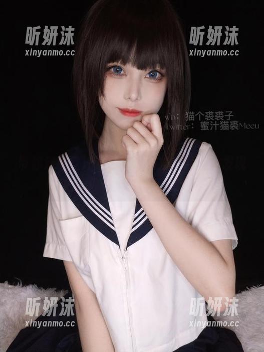 带你走进蜜汁猫裘高清自拍作品集，发现她的独特风格与迷人瞬间