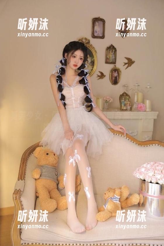 觅芙少女 - 倩儿短裙主题美图合集：完美演绎甜美与性感的结合