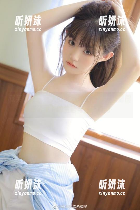 觅芙少女-慧慧 觅芙少女 - 迷人的慧慧在办公室:高清图库记录下的生活与创作瞬间