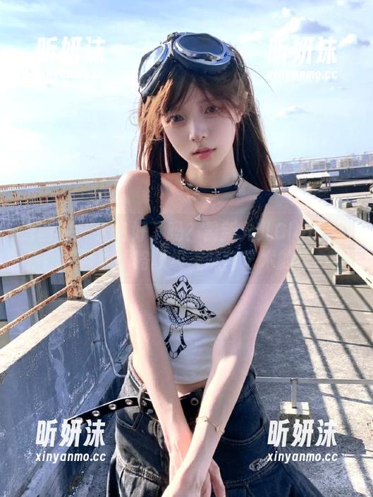 语画界-允儿Claire 语画界 - 准备好了吗?最新允儿Claire厨娘图包带你领略顶级美味与艺术的结合!