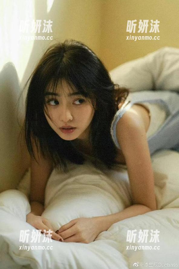 语画界-小海臀Rena 语画界 - 时尚与性感并存,小海臀Rena黑色写真合集精彩壁纸下载