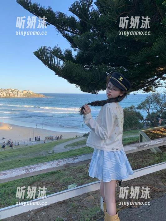 语画界-徐莉芝Booty 语画界 - 捕捉瞬间之美:徐莉芝Booty美足写真套图的心灵之旅