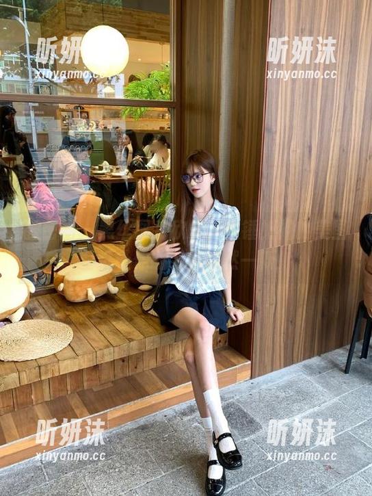 微密圈 - 黑丝图片欣赏，铁锤姐姐的美图壁纸让你的手机焕然一新！