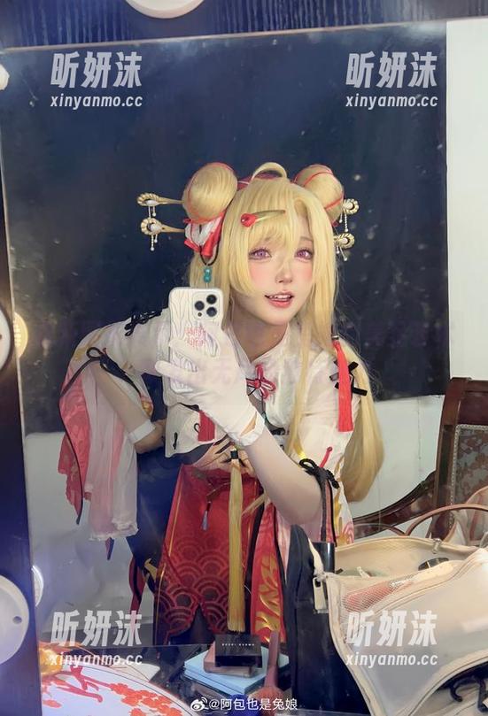 阿包也是兔娘 最新图册展示:阿包也是兔娘的美足艺术,散发出无尽的独特魅力