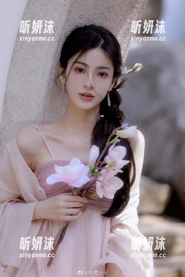 青丘女神-娜娜 青丘女神 - 走进“娜娜居家”的世界:细腻作品合集,传递温馨与宁静的气息!