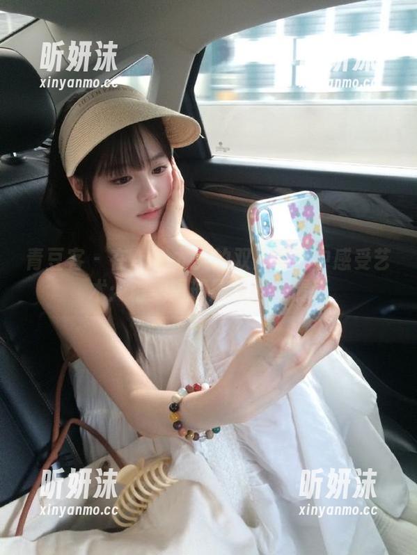 青豆客-Ann尤美 青豆客 - 在Ann尤美的双人写真中感受艺术:精美图册展现细腻情感