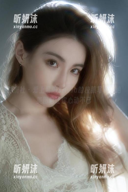 魅妍社-易阳Silvia 魅妍社 - 爱上易阳Silvia的校服写真,绝美图包让你心动不已